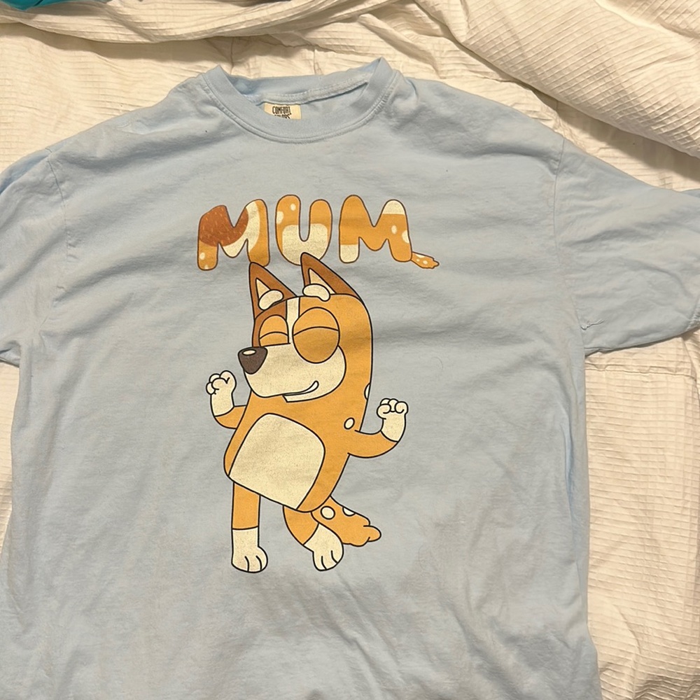NWOT Bluey Mum short sleeve shirt